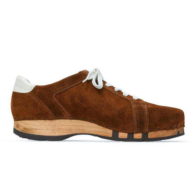 Herren Clogs Sneaker Wayne Hazelnut Herrenclog Sneaker. wayne, sneakers clogs herren mit biegsamer nachhaltiger holzsohle, der bestseller, farbe: hazelnut (braun), holzclogs woody, woody schuhe, woody shoes, handgemachte holzschuhe aus österreich, kärnten