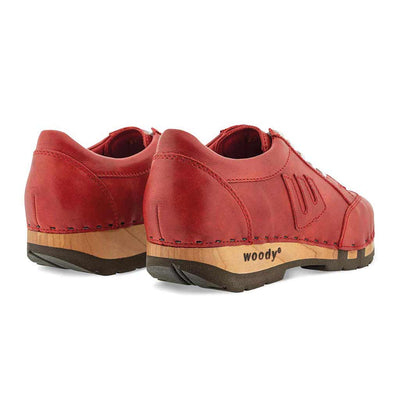 abby, clog sneakers damen mit biegsamer nachhaltiger holzsohle, farbe: rosso (rot), holzclogs woody, woody schuhe, woody shoes, handgemachte holzschuhe aus österreich, kärnten