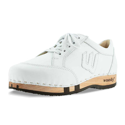 abby, clog sneakers damen mit biegsamer nachhaltiger holzsohle, farbe: weiss Uni, holzclogs woody, woody schuhe, woody shoes, handgemachte holzschuhe aus österreich, kärnten