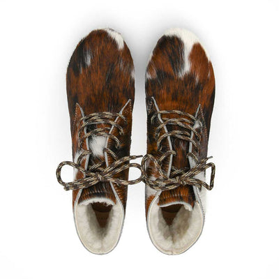 betty, fell clog stiefel damen mit biegsamer nachhaltiger holzsohle, farbe: fell natur (tricolore), holzclogs woody, woody schuhe, woody shoes, handgemachte holzschuhe aus österreich, kärnten