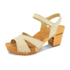 carmen, farbe: creme_clogs sandalen damen mit biegsamer nachhaltiger weidenholzsohle und knöchelriemchen, holzclogs woody, woody schuhe, woody shoes, handgemachte holzschuhe aus österreich, kärnten