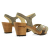 carmen, farbe: sand_clogs sandalen damen mit biegsamer nachhaltiger weidenholzsohle und knöchelriemchen, holzclogs woody, woody schuhe, woody shoes, handgemachte holzschuhe aus österreich, kärnten