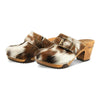 claudia, farbe: fell natur_clogs pantolette damen mit absatz auf biegsamer nachhaltiger weidenholzsohle, holzclogs woody, woody schuhe, woody shoes, handgemachte holzschuhe aus österreich, kärnten