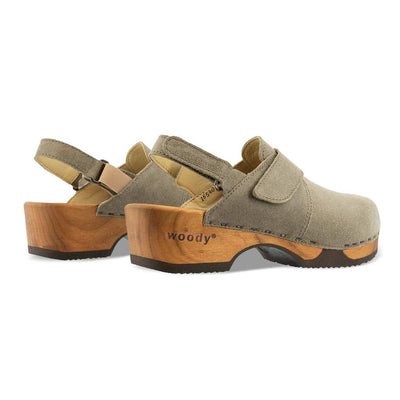 cornelia, farbe: sand_clogs damen, arbeitsschuh mit biegsamer nachhaltiger weidenholzsohle, holzclogs woody, woody schuhe, woody shoes, handgemachte holzschuhe aus österreich, kärnten