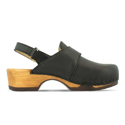 cornelia, farbe: schwarz_clogs damen, arbeitsschuh mit biegsamer nachhaltiger weidenholzsohle, holzclogs woody, woody schuhe, woody shoes, handgemachte holzschuhe aus österreich, kärnten