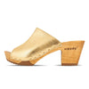 Elly Clogs Damen Pantolette von woody. elly, farbe: gold, clogs pantolette damen mit absatz mit biegsamer nachhaltiger weidenholzsohle, holzclogs woody, woody schuhe, woody shoes, handgemachte holzschuhe aus österreich, kärnten