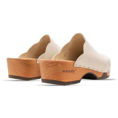 emma, farbe:creme, clogs damen mit biegsamer nachhaltiger weidenholzsohle, holzclogs woody, woody schuhe, woody shoes, handgemachte holzschuhe aus österreich, kärnten