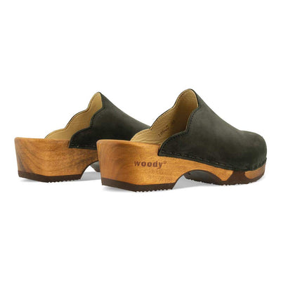 emma, farbe: nero alias schwarz_clogs damen mit biegsamer nachhaltiger weidenholzsohle, holzclogs woody, woody schuhe, woody shoes, handgemachte holzschuhe aus österreich, kärnten