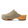 emma, farbe: sand_clogs damen mit biegsamer nachhaltiger weidenholzsohle, holzclogs woody, woody schuhe, woody shoes, handgemachte holzschuhe aus österreich, kärnten