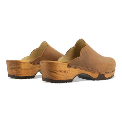 emma, farbe: tabacco alias braun_clogs damen mit biegsamer nachhaltiger weidenholzsohle, holzclogs woody, woody schuhe, woody shoes, handgemachte holzschuhe aus österreich, kärnten