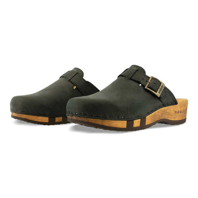 erika, farbe: nero alias schwarz_clogs damen mit biegsamer nachhaltiger weidenholzsohle, holzclogs woody, woody schuhe, woody shoes, handgemachte holzschuhe aus österreich, kärnten