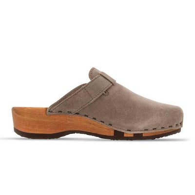 erika, farbe: sand alias warm gray_clogs damen mit biegsamer nachhaltiger weidenholzsohle, holzclogs woody, woody schuhe, woody shoes, handgemachte holzschuhe aus österreich, kärnten