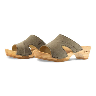 fiona-farbe: sand alias warm grey, pantoletten clogs damen mit biegsamer nachhaltiger Holzsohle,holzclogs woody, woody schuhe, woody shoes, handgemachte holzschuhe aus österreich, kärnten