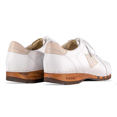 clogs herren sneaker wayne woody holzschuhe. herren clogs, flexible, biegsame holzsohle. holzclogs, sneaker clogs herren, männer clogs mit fussbett. woody leder clogs herren. holzclogs, holzschuhe bestellen. farbe: weiss-hielo