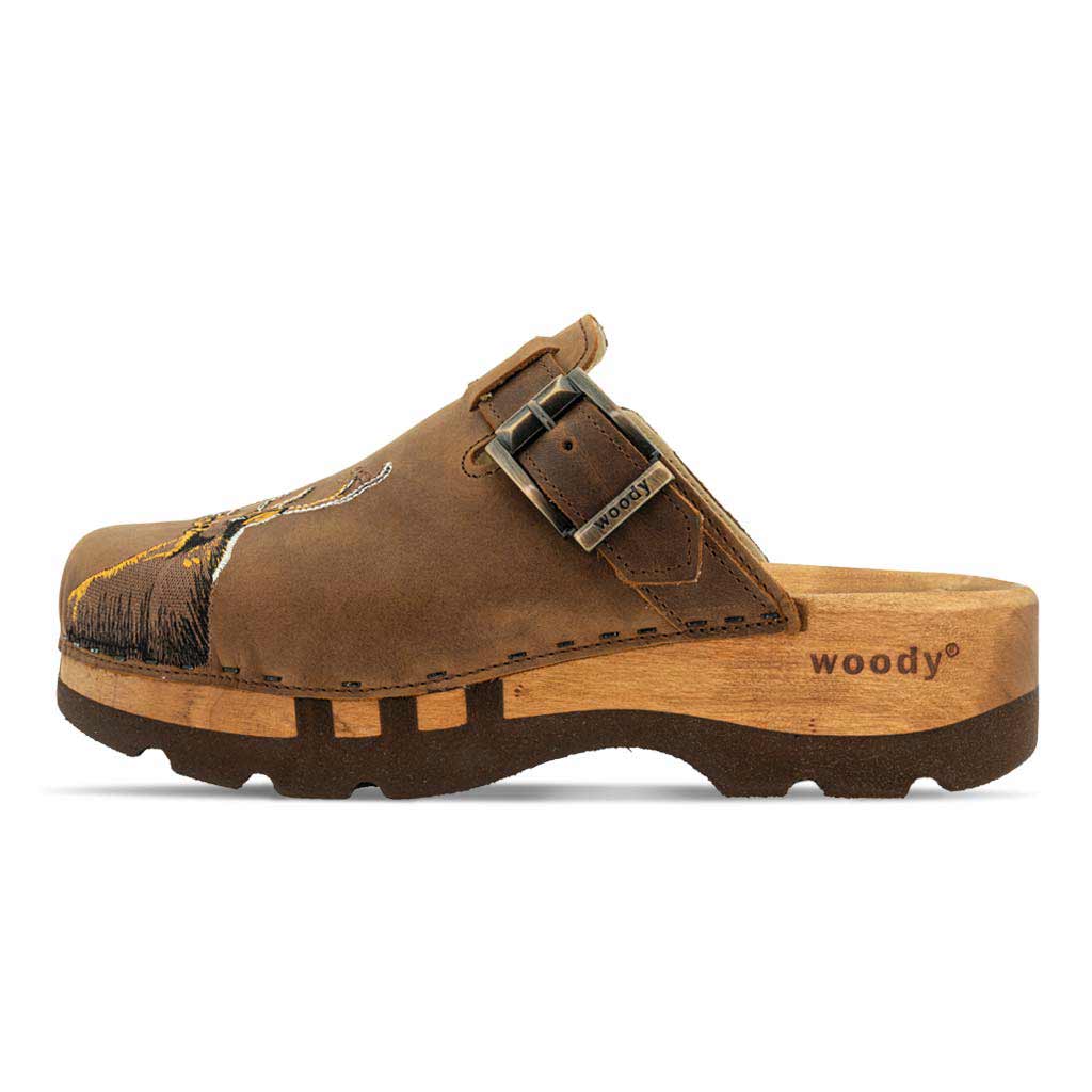 hubertus, clog mit stick für Damen, biegsame nachhaltige holzsohle, farbe: tabacco (braun), holzclogs woody, woody schuhe, woody shoes, handgemachte holzschuhe aus österreich, kärnten