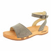 jana, sandalen clogs damen mit biegsamer nachhaltiger holzsohle, farbe: sand-warm_grey, holzclogs woody, woody schuhe, woody shoes, handgemachte holzschuhe aus österreich, kärnten