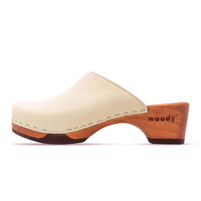 katharina, clogs damen mit biegsamer nachhaltiger holzsohle, farbe: creme, holzclogs woody, woody schuhe, woody shoes, handgemachte holzschuhe aus österreich, kärnten