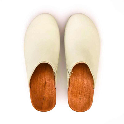 katharina, clogs damen mit biegsamer nachhaltiger holzsohle, farbe: creme, holzclogs woody, woody schuhe, woody shoes, handgemachte holzschuhe aus österreich, kärnten