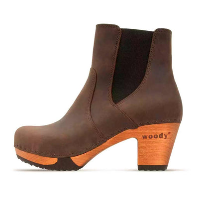 lara-farbe: caffe-braun_clog boots damen mit biegsamer nachhaltiger Weidenholzsohle-holzclogs woody, woody schuhe, woody shoes, handgemachte holzschuhe aus österreich, kärnten