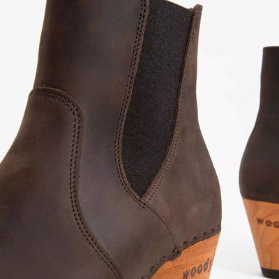 lara-farbe: caffe-braun_clog boots damen mit biegsamer nachhaltiger Weidenholzsohle-holzclogs woody, woody schuhe, woody shoes, handgemachte holzschuhe aus österreich, kärnten