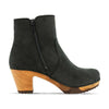 lara-farbe: nero (schwarz)_clog boots damen mit biegsamer nachhaltiger Weidenholzsohle-holzclogs woody, woody schuhe, woody shoes, handgemachte holzschuhe aus österreich, kärnten