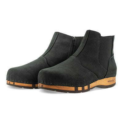 Louis Herrenclogs, Herrenclog von woody Schuhe. Clogs mit biegsamer Holzsohle und Holzfußbett. Herrenclogs, Holzclogs kaufen. Clogs online bestellen, Farbe: nero (schwarz)