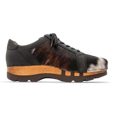 luca fell, sneakers clogs herren mit biegsamer nachhaltiger holzsohle und tricolore kuhfell, farbe: fell natur, holzclogs woody, woody schuhe, woody shoes, handgemachte holzschuhe aus österreich, kärnten