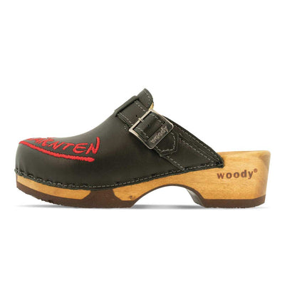 manu kärnten, clogs damen mit stick und biegsamer nachhaltiger holzsohle, der bestseller, farbe: schwarz, holzclogs woody, woody schuhe, woody shoes, handgemachte holzschuhe aus österreich, kärnten