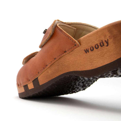 melanie, pantoletten clogs damen mit biegsamer nachhaltiger holzsohle, der bestseller, farbe: safor (braun), holzclogs woody, woody schuhe, woody shoes, handgemachte holzschuhe aus österreich, kärnten