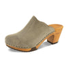 nina, clogs damen mit absatz und biegsamer nachhaltiger holzsohle, der bestseller, farbe: sand-warm_grey, holzclogs woody, woody schuhe, woody shoes, handgemachte holzschuhe aus österreich, kärnten