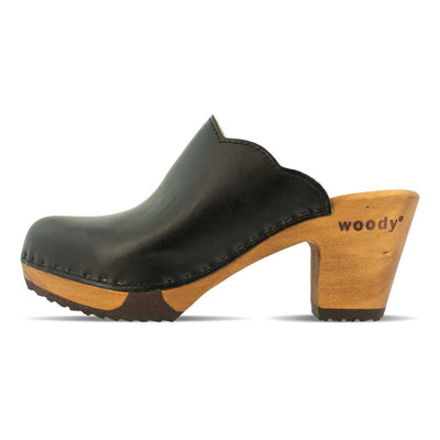 nina, clogs damen mit absatz und biegsamer nachhaltiger holzsohle, der bestseller, holzclogs woody, woody schuhe, woody shoes, handgemachte holzschuhe aus österreich, kärnten, farbe: schwarz, glattleder