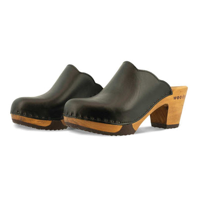 nina, clogs damen mit absatz und biegsamer nachhaltiger holzsohle, der bestseller, holzclogs woody, woody schuhe, woody shoes, handgemachte holzschuhe aus österreich, kärnten, farbe: schwarz, glattleder