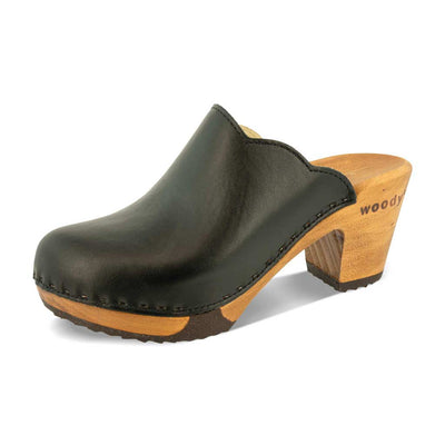 nina, clogs damen mit absatz und biegsamer nachhaltiger holzsohle, der bestseller, holzclogs woody, woody schuhe, woody shoes, handgemachte holzschuhe aus österreich, kärnten, farbe: schwarz, glattleder