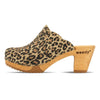 nina, clogs damen mit absatz und biegsamer nachhaltiger holzsohle, der bestseller, holzclogs woody, woody schuhe, woody shoes, handgemachte holzschuhe aus österreich, kärnten, farbe: wildcat (animal print - leo)