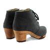 nora Stiefelette woddy Schuhe. Damen Stiefeletten kaufen, clog boots damen stiefel mit biegsamer nachhaltiger holzsohle. Damenclogs, Damen Clogs - Clogs Damen. Holzschuhe für Damen, Damen Clogs, Holzclogs, Damen Pantoletten mit Holzsohle. Holz Schuhe, Clog, Farbe: nero (nabuk schwarz)