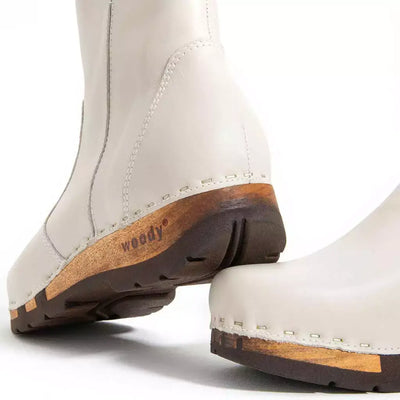 olga, clog stiefelette damen mit biegsamer nachhaltiger holzsohle, farbe: creme (naturweiss), holzclogs woody, woody schuhe, woody shoes, handgemachte holzschuhe aus österreich, kärnten