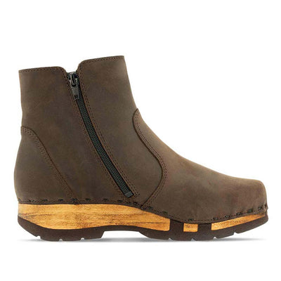 olga, clog stiefelette damen mit biegsamer nachhaltiger holzsohle, farbe: caffe, holzclogs woody, woody schuhe, woody shoes, handgemachte holzschuhe aus österreich, kärnten