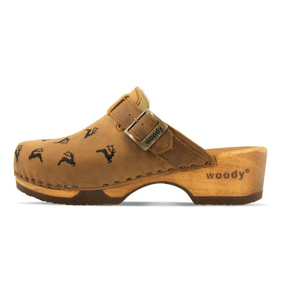 ricke, clog mit stick hirsche streumuster für damen, biegsame nachhaltige holzsohle, farbe: tabacco, holzclogs woody, woody schuhe, woody shoes, handgemachte holzschuhe aus österreich, kärnten