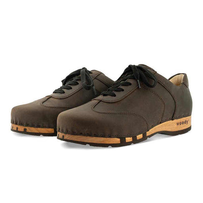 sam, sneakers clogs herren mit biegsamer nachhaltiger holzsohle, der bestseller, farbe: caffe-braun, holzclogs woody, woody schuhe, woody shoes, handgemachte holzschuhe aus österreich, kärnten