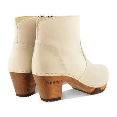 clogs damen tanja woody holzschuhe. tanya ankle boots gefüttert, damenstiefel, stiefel, damenclogs mit flexibler, biegsamer holzsohle. holzclogs, clogs damen knöchel stiefel, damen clogs mit fussbett. ankleboots holz schuhe, holzclog, holzschuhe kaufen, farbe: creme