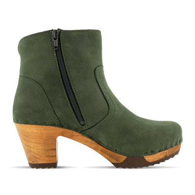 clogs damen tanja woody holzschuhe. tanya ankle boots gefüttert, damenstiefel, stiefel, damenclogs mit flexibler, biegsamer holzsohle. holzclogs, clogs damen knöchel stiefel, damen clogs mit fussbett. ankleboots holz schuhe, holzclog, farbe: forest (dunkelgruen)