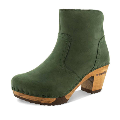 clogs damen tanja woody holzschuhe. tanya ankle boots gefüttert, damenstiefel, stiefel, damenclogs mit flexibler, biegsamer holzsohle. holzclogs, clogs damen knöchel stiefel, damen clogs mit fussbett. ankleboots holz schuhe, holzclog, farbe: forest (dunkelgruen)