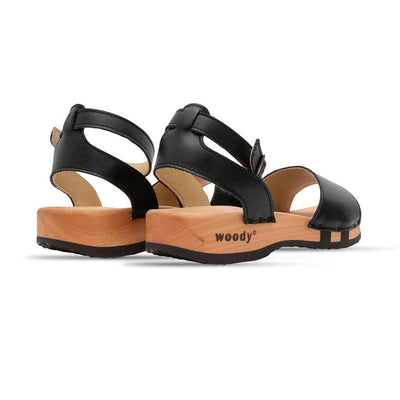 jana, sandalen clogs damen mit biegsamer nachhaltiger holzsohle, farbe: schwarz, holzclogs woody, woody schuhe, woody shoes, handgemachte holzschuhe aus österreich, kärnten