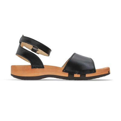 jana, sandalen clogs damen mit biegsamer nachhaltiger holzsohle, farbe: schwarz, holzclogs woody, woody schuhe, woody shoes, handgemachte holzschuhe aus österreich, kärnten