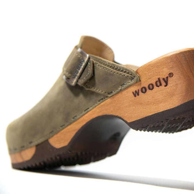 manu, clogs damen mit biegsamer nachhaltiger holzsohle, der bestseller, farbe: kiwi-gruen, holzclogs woody, woody schuhe, woody shoes, handgemachte holzschuhe aus österreich, kärnten