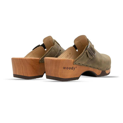 manu, clogs damen mit biegsamer nachhaltiger holzsohle, der bestseller, farbe: kiwi-gruen, holzclogs woody, woody schuhe, woody shoes, handgemachte holzschuhe aus österreich, kärnten